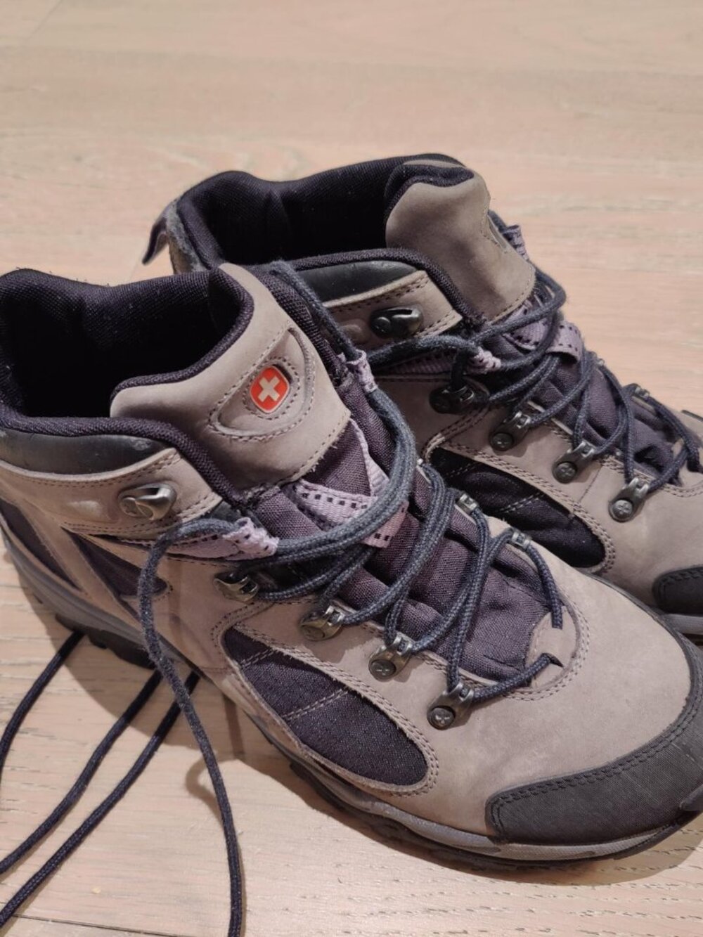 Wenger Swiss Gear Men's Hiking Boots Size 10.5 Gray